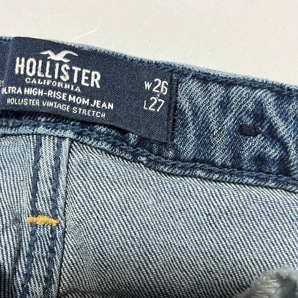 Hollister ultra rise Mom Jean size 26 waist. - Picture 6 of 6